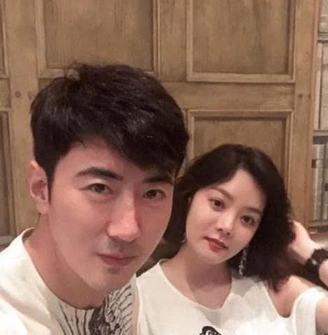 娱乐吃瓜明星离婚,当红明星离婚事件引发热议